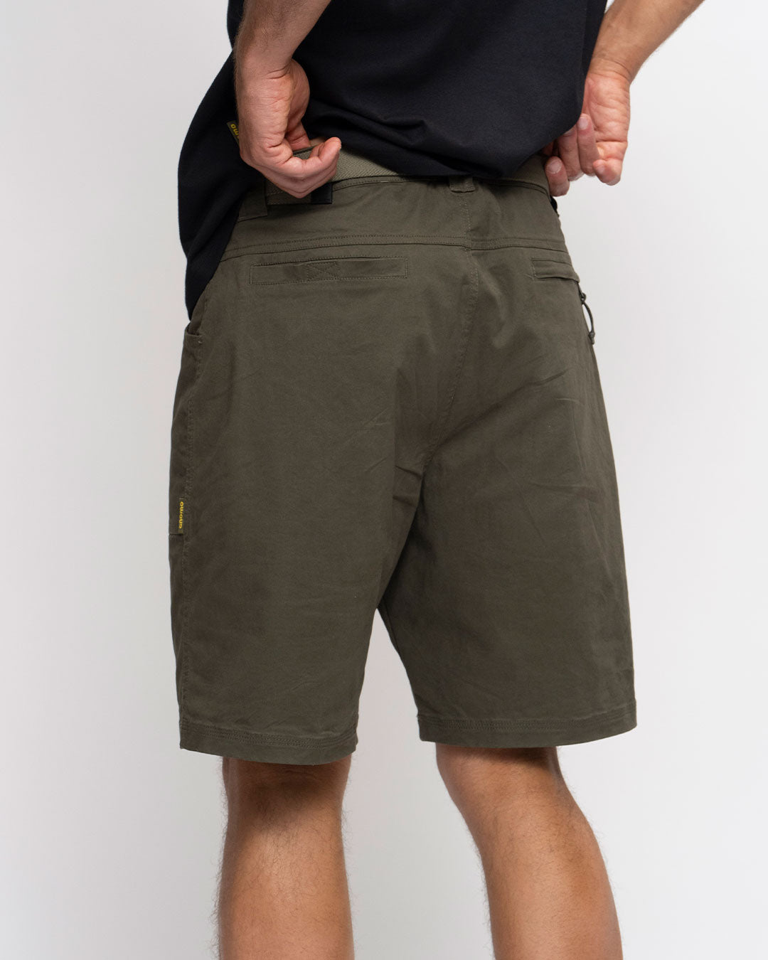 Short Mivek Hombre