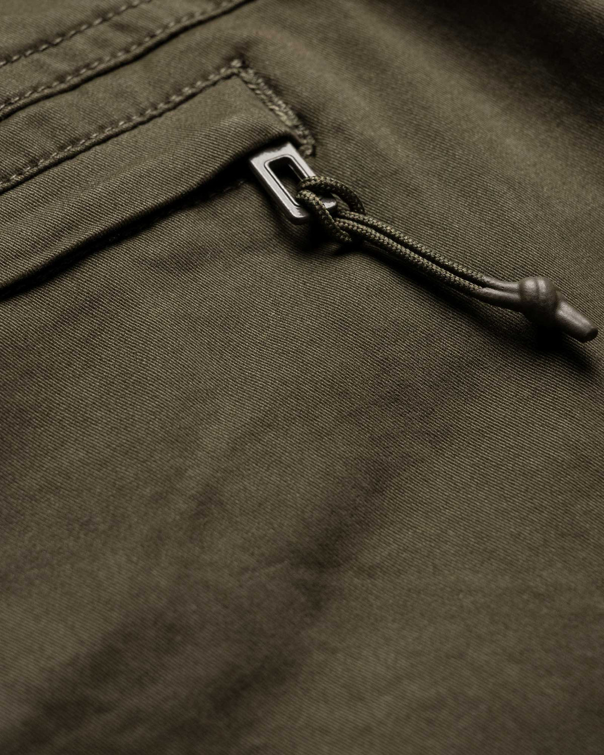 Short Mivek Hombre